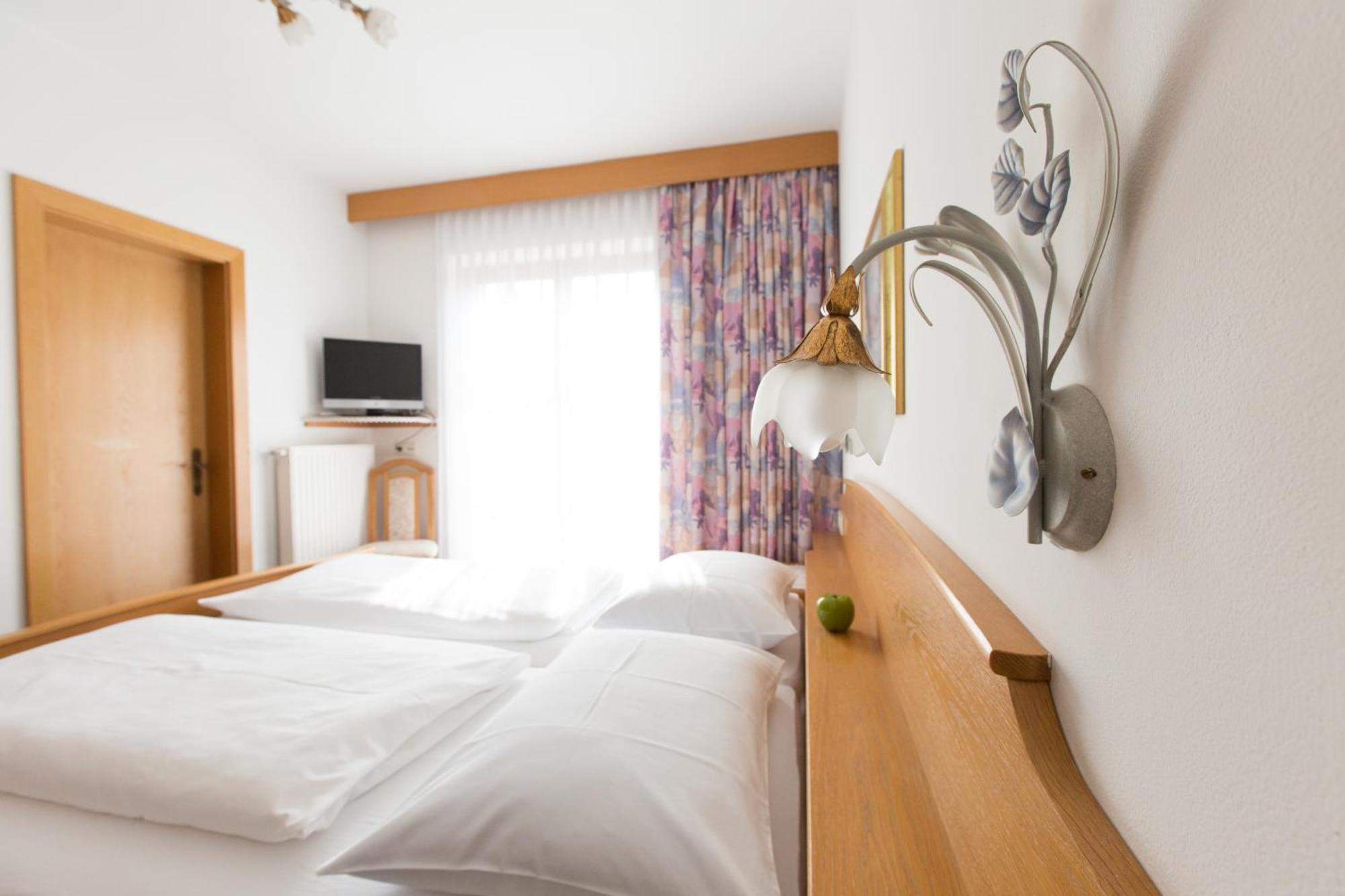 Linghof Bed & Breakfast Tirolo Exterior foto